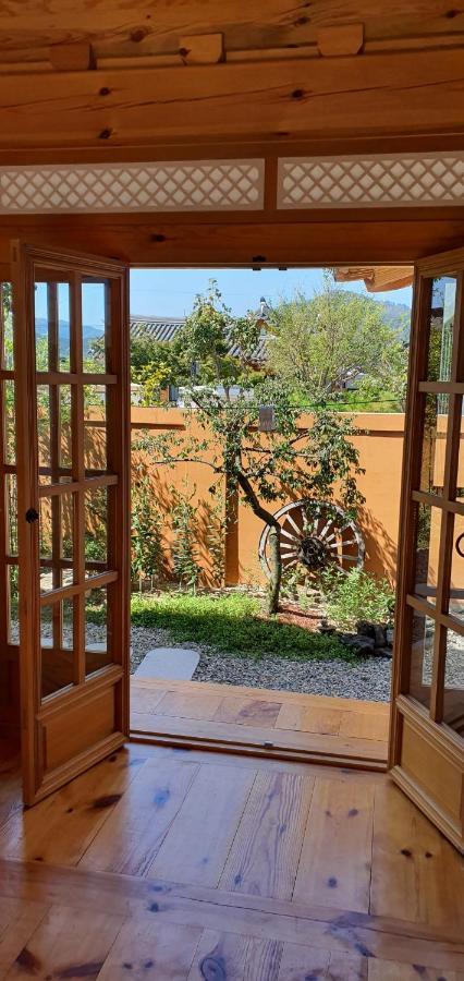 Bed and Breakfast Sieunjae Gyeongju Exterior foto