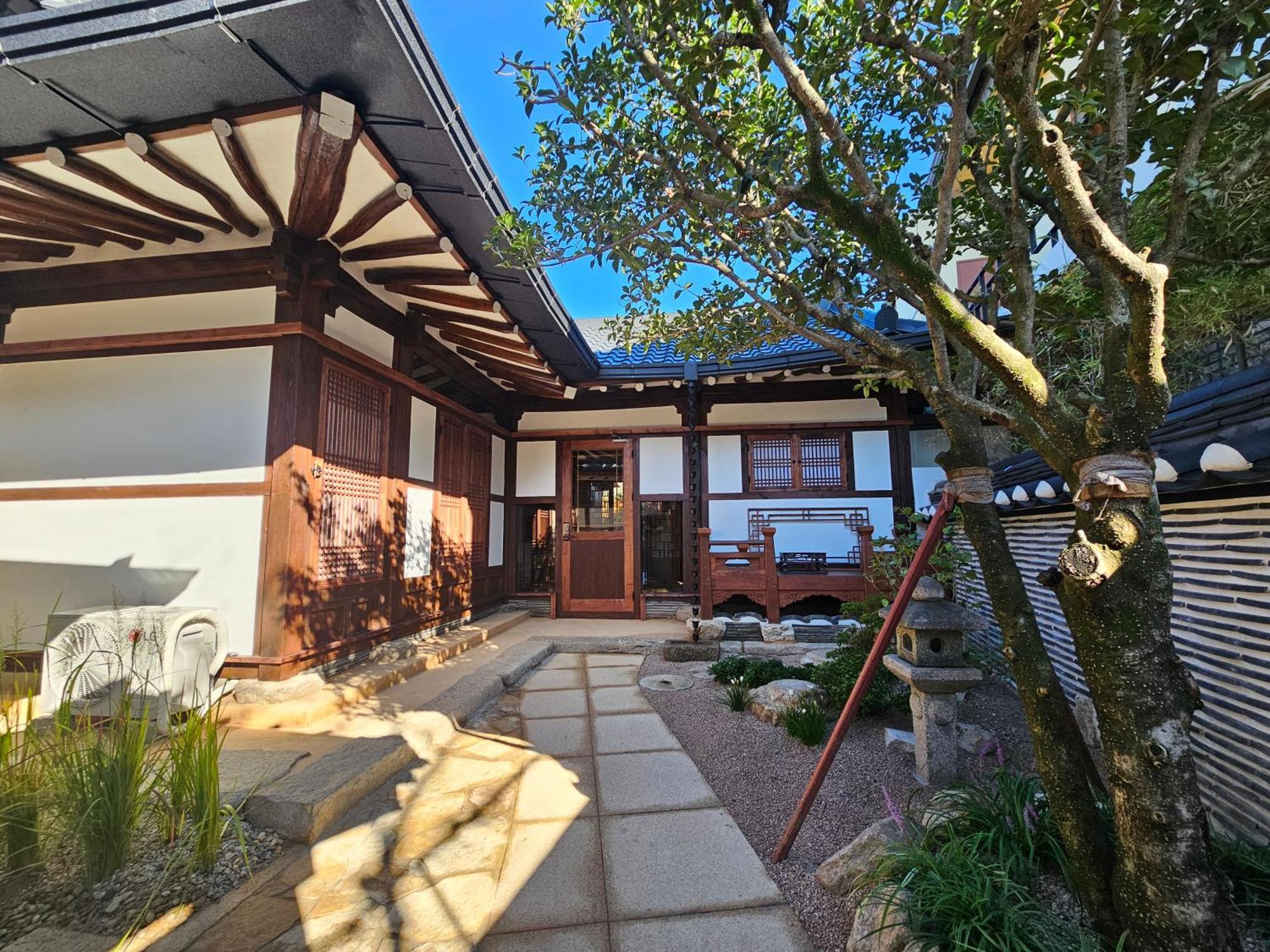 Bed and Breakfast Sieunjae Gyeongju Exterior foto