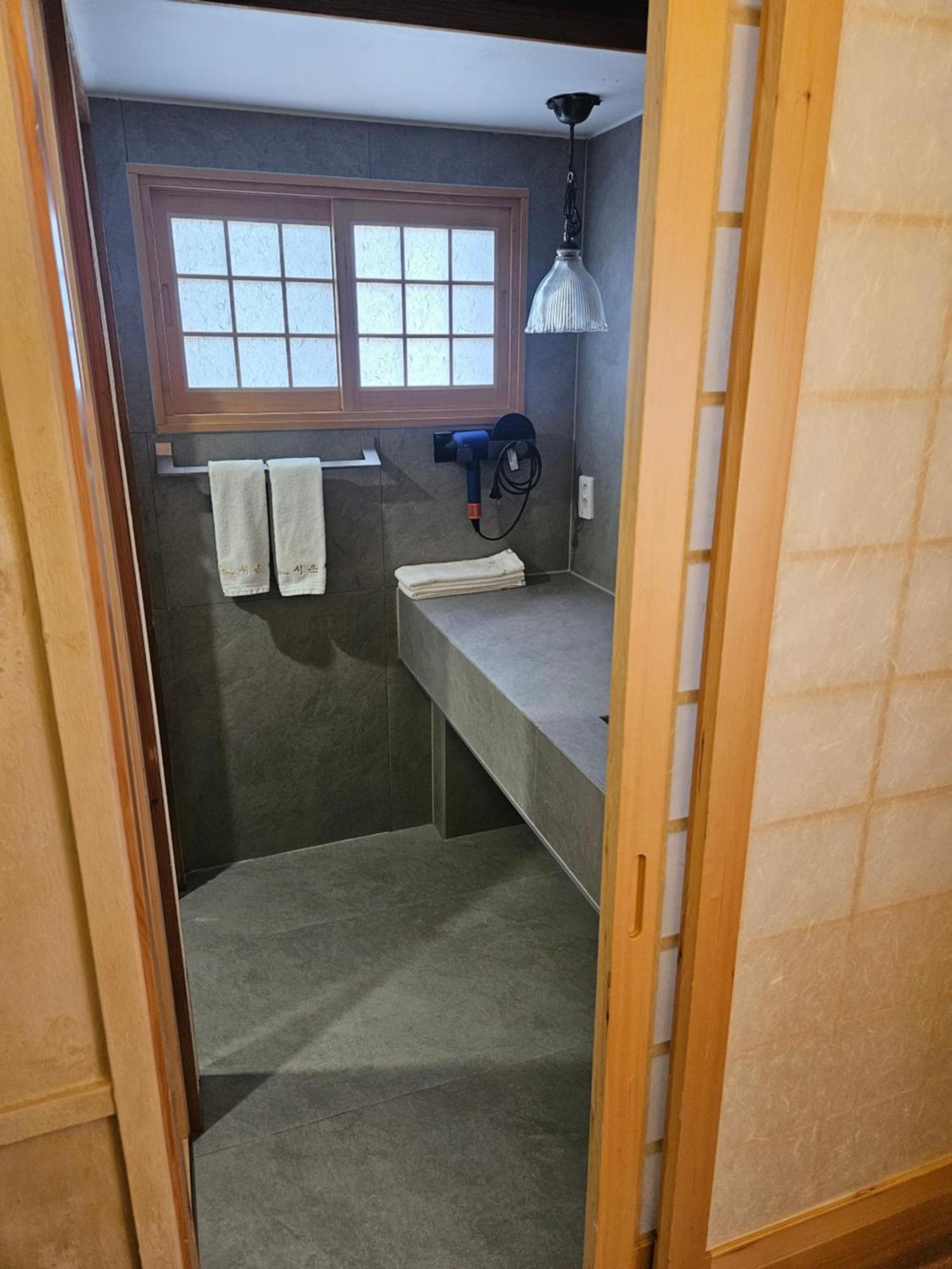 Bed and Breakfast Sieunjae Gyeongju Exterior foto